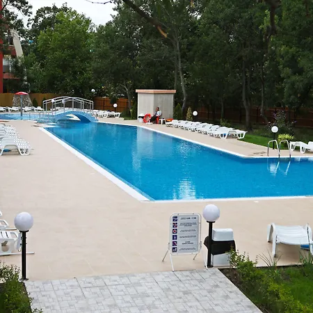 Yunona Σάνι Μπιτς