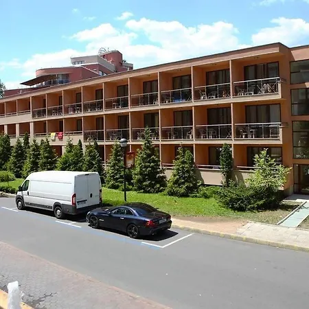 Hotel Yunona 3*