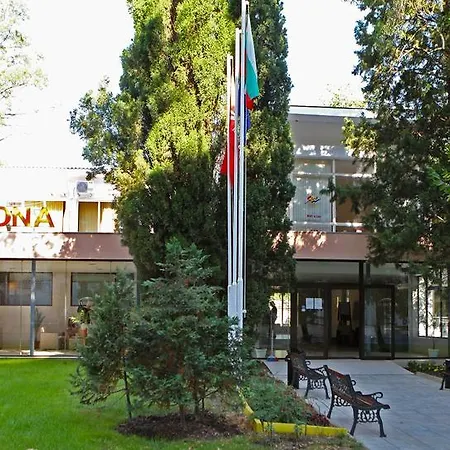 Ξενοδοχείο Yunona 3*